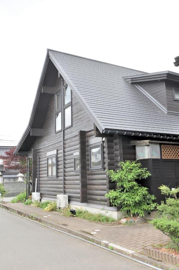 Carrefour Guesthouse カルフール ゲストハウス Toyama Station Zewnętrze zdjęcie