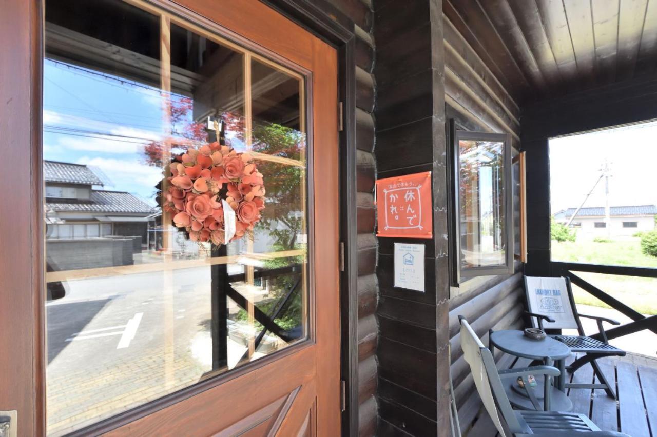 Carrefour Guesthouse カルフール ゲストハウス Toyama Station Zewnętrze zdjęcie